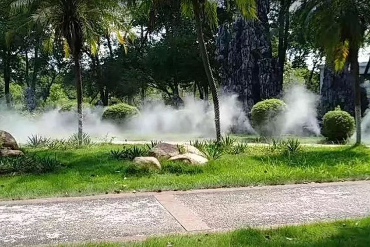  Riego del jardín del parque 